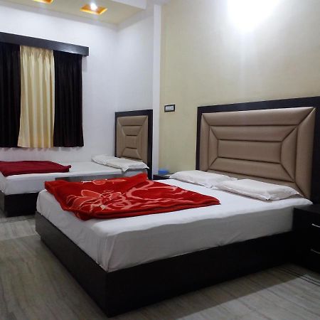 Hotel Vinayaka Натхдвара Экстерьер фото