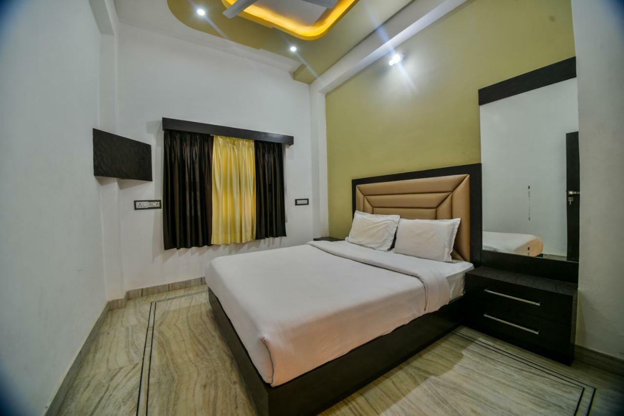 Hotel Vinayaka Натхдвара Экстерьер фото