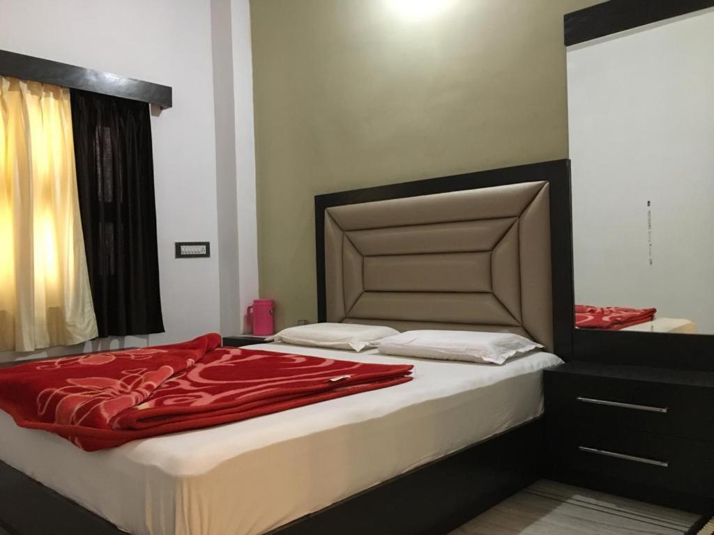 Hotel Vinayaka Натхдвара Экстерьер фото